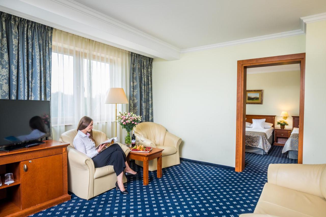Hotel Ossa Conference & Spa Екстер'єр фото