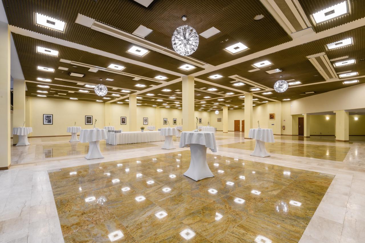 Hotel Ossa Conference & Spa Екстер'єр фото