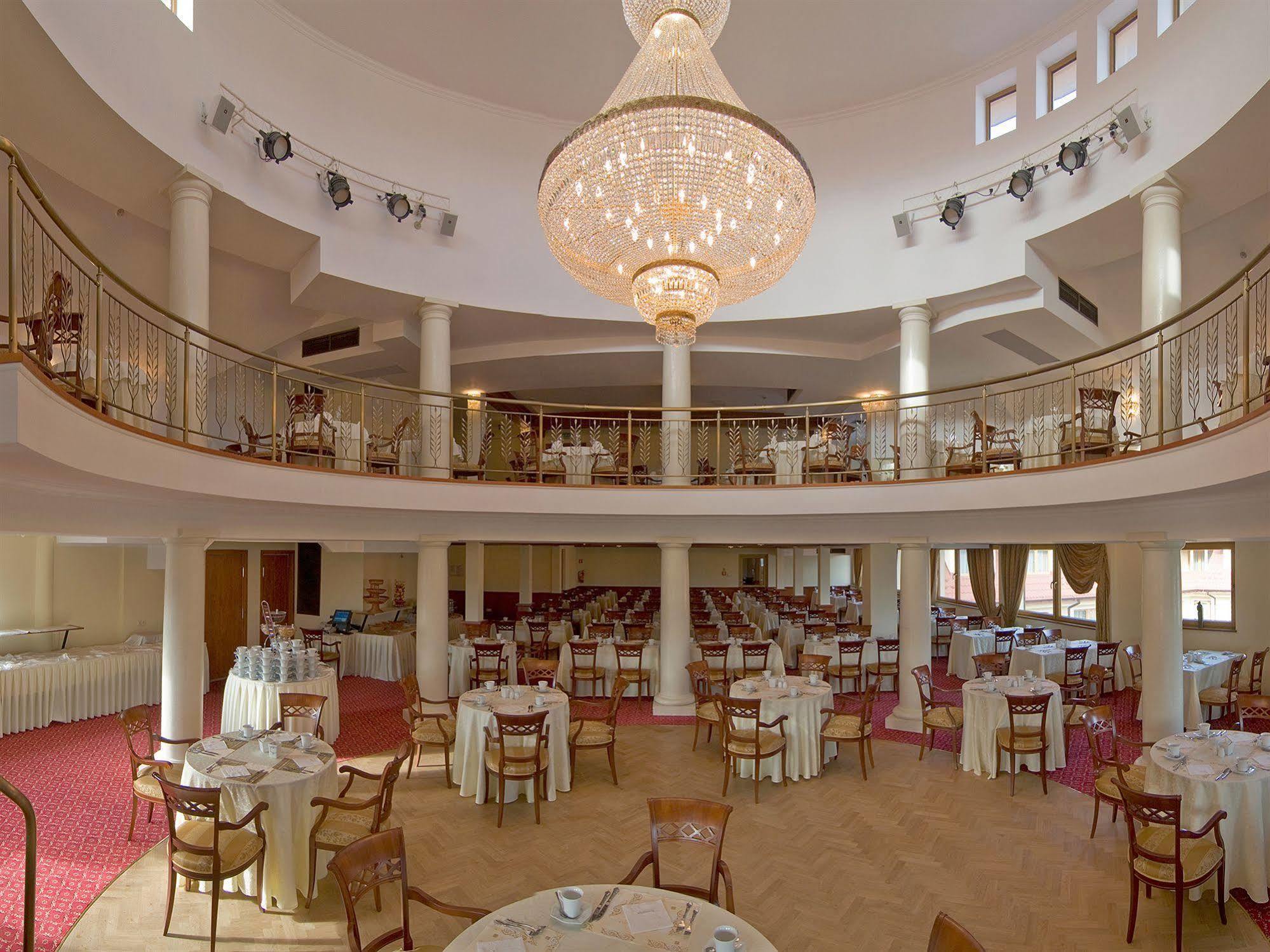 Hotel Ossa Conference & Spa Екстер'єр фото