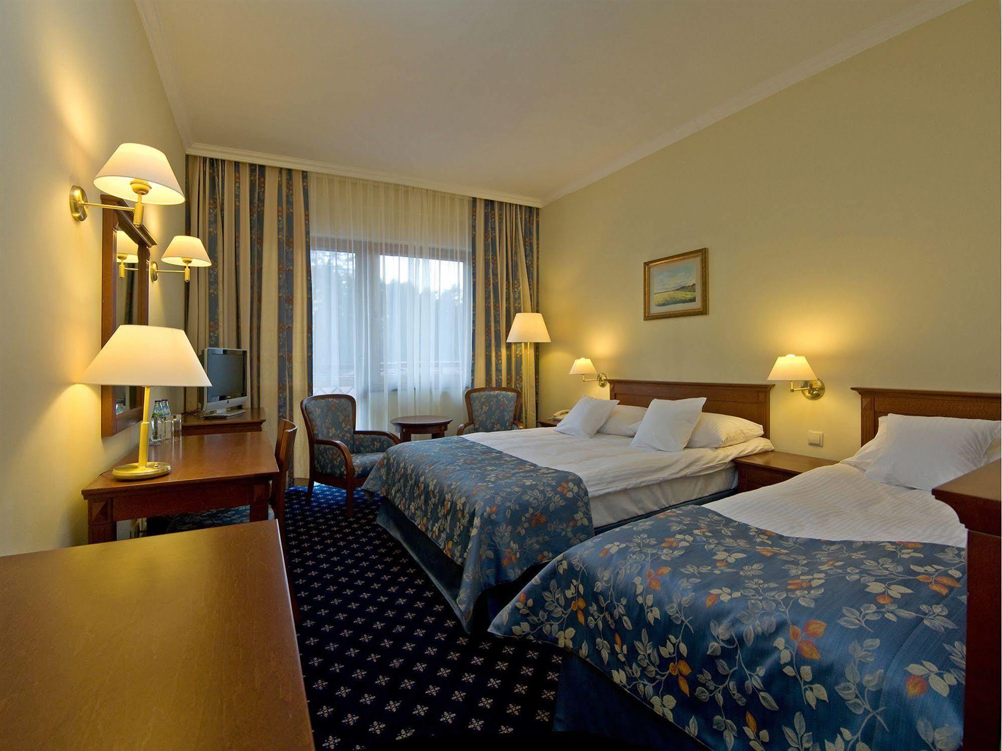 Hotel Ossa Conference & Spa Екстер'єр фото
