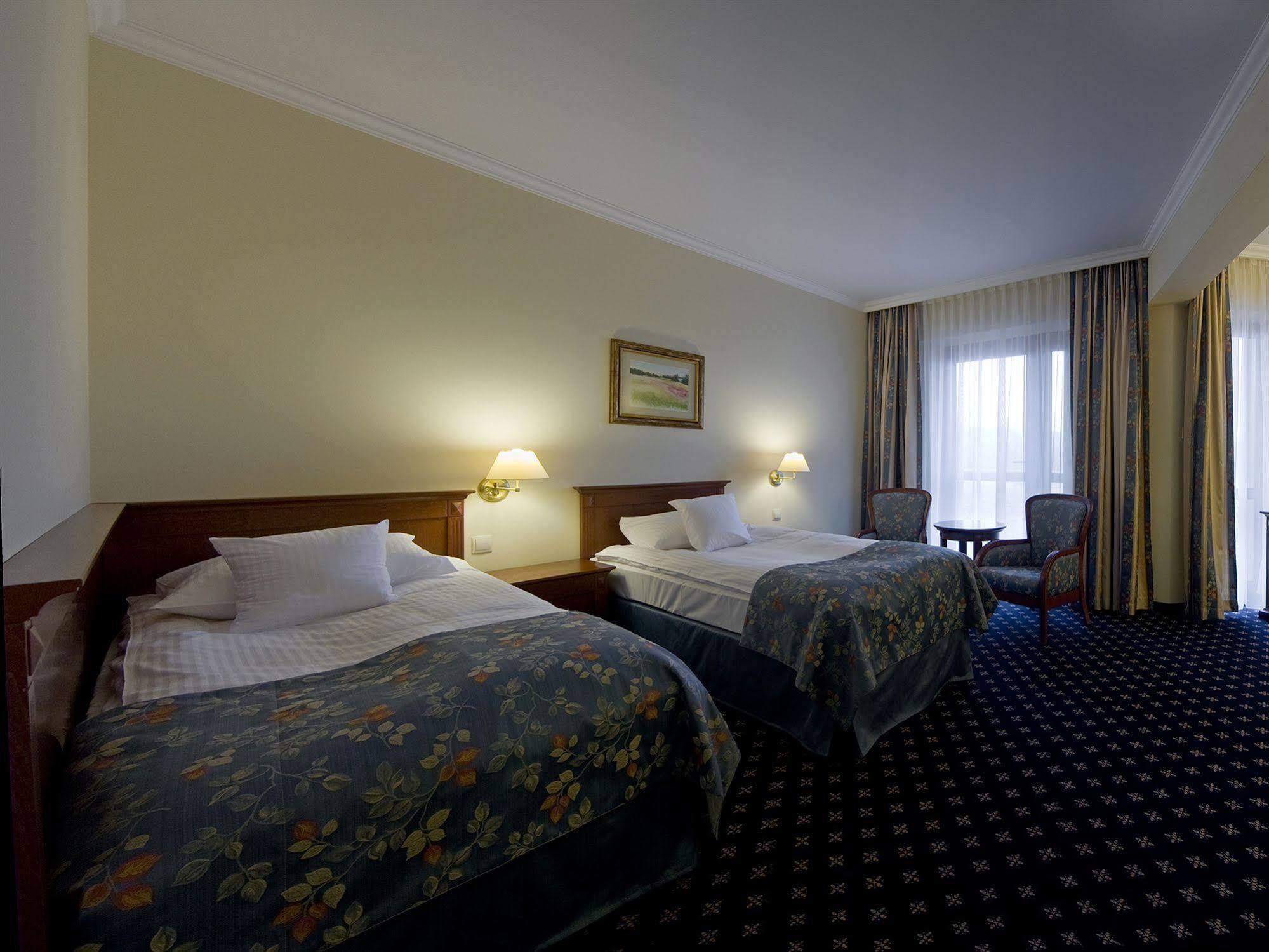 Hotel Ossa Conference & Spa Екстер'єр фото